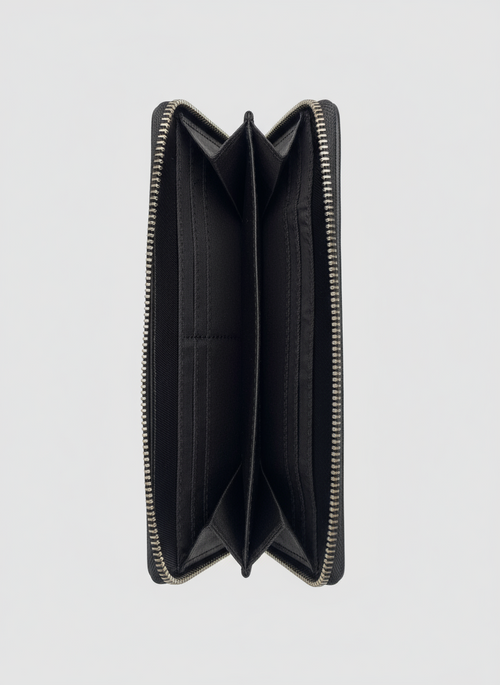 The Clutch — Effortless Sophistication in Motion