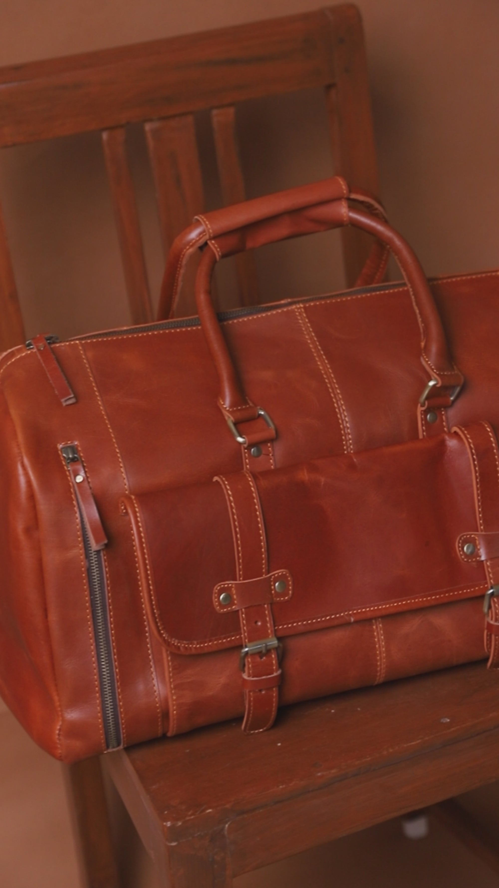 The Escape – Leather Duffle Bag with Shoe Compartment